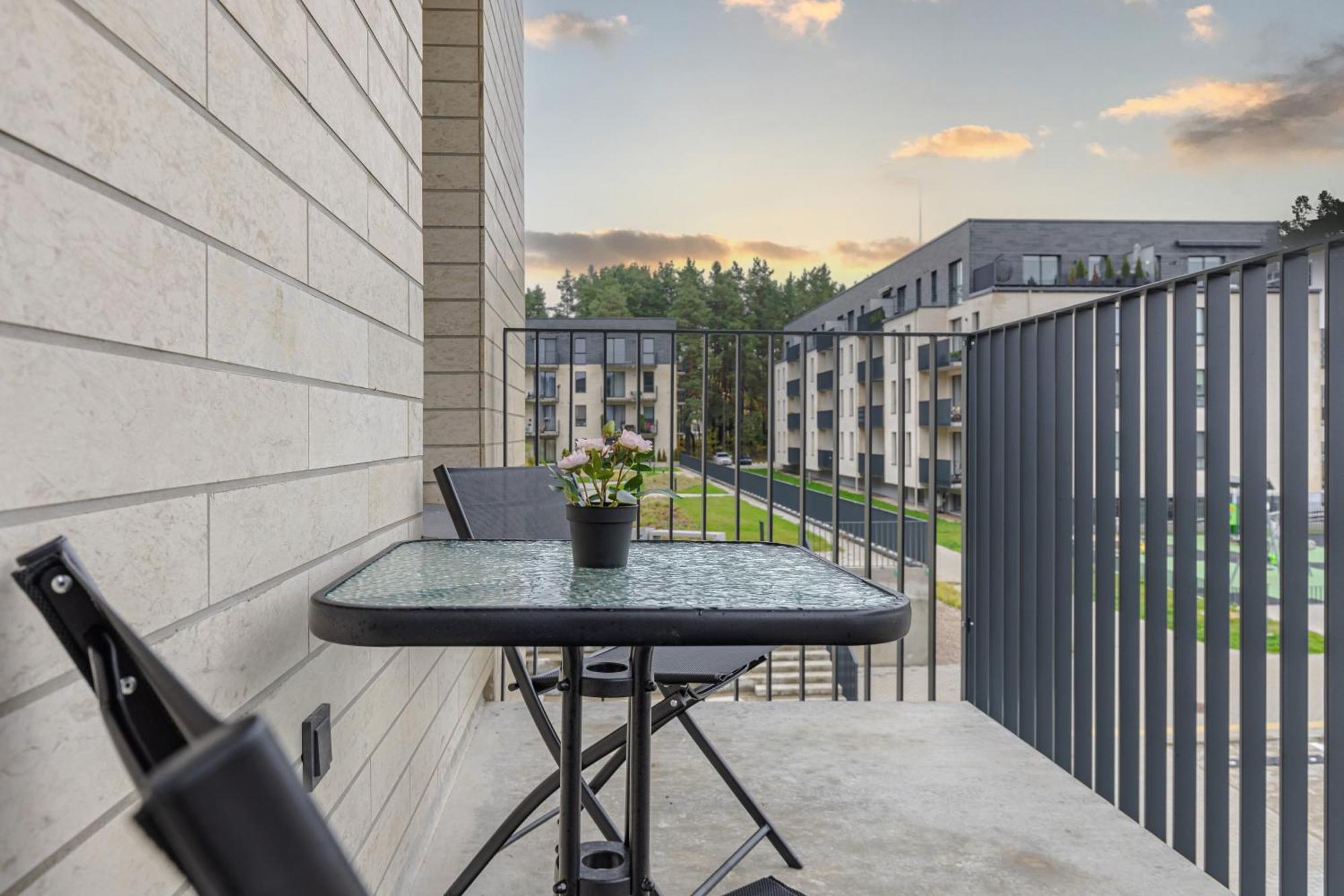 Fantasy House, Cozzy Apartmens, Free Parking, Long Stays Welcome فيلنيوس المظهر الخارجي الصورة